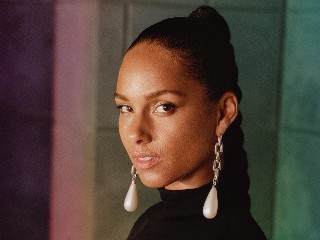 Alicia Keys Girl On Fire accordi