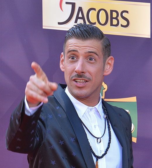 Francesco Gabbani Pachidermi e Pappagalli accordi