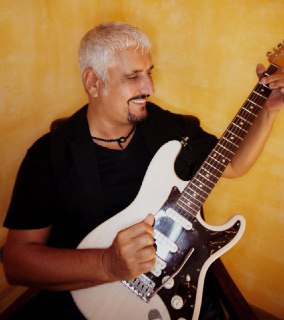 Pino Daniele A Me Me Piace O Blues accordi